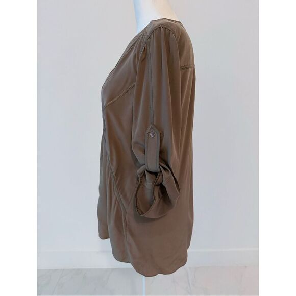 BCBG Silk Tan Light Brown Blouse Tunic Sz XS - Picture 3 of 5
